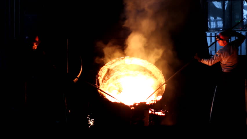 People working in the foundry
