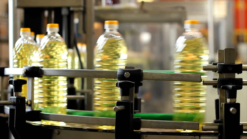 Production of sunflower oil in a factory