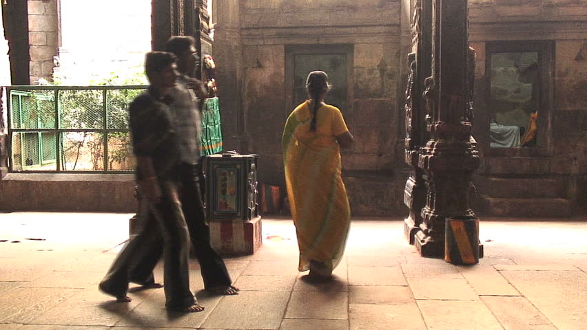 MADURAI, INDIA - NOVEMBER 26, 2006: Hindus inside the Meenakshi Amman Temple, Madurai, India