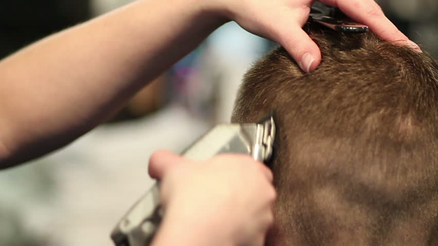 Male Haircut with Razor 02