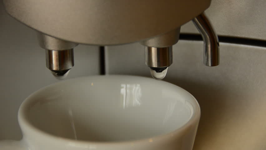 Espresso machine brewing single shot