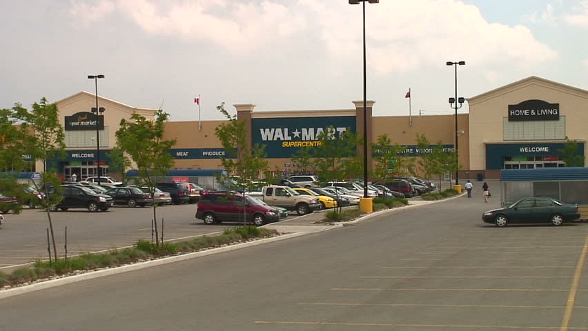 View of Walmart from the outside:Time lapse