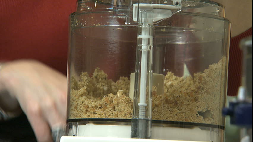 Food processor pulsing food