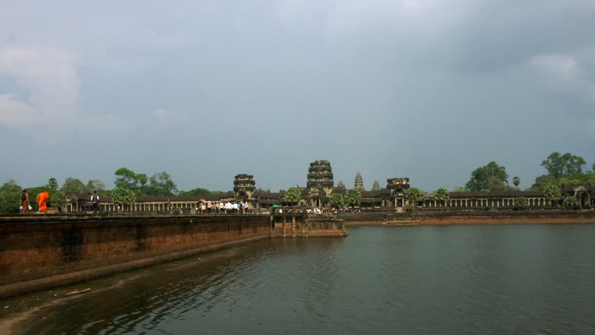  Timelapse landscape of Angkor Wat entrance, Cambodia, Siem Reap.