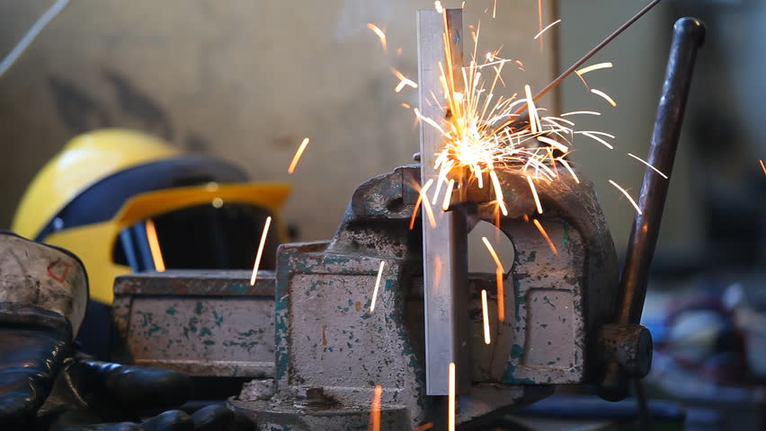 Welding metal parts with electrical arc welding machine