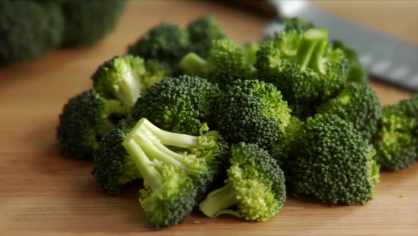 Pan over broccoli florets