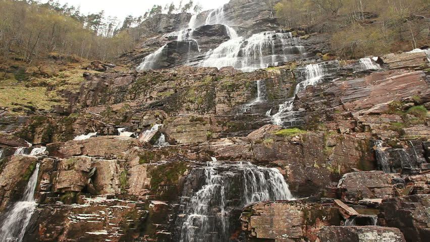 Tvindefossen waterfall