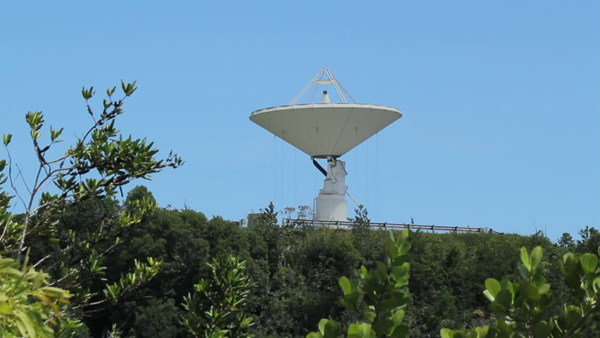 Satellite communication dish antenna