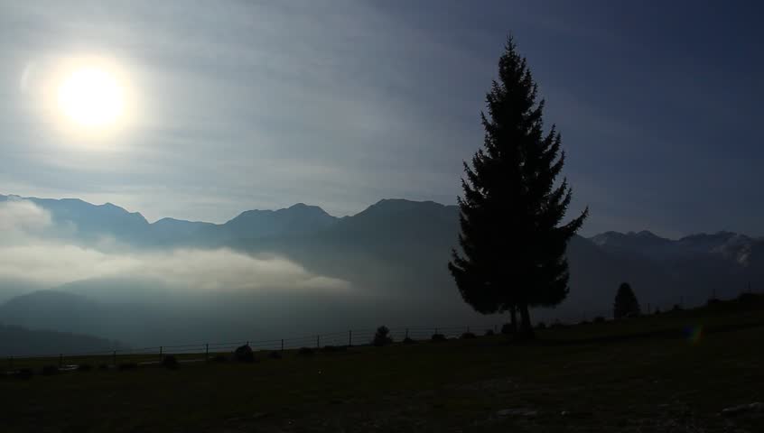 Sun and fog in the mountains.