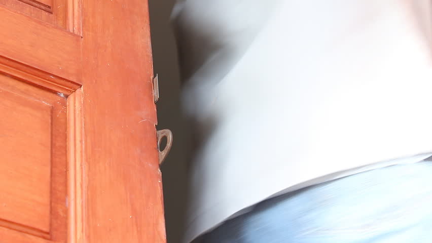 Open and close the door