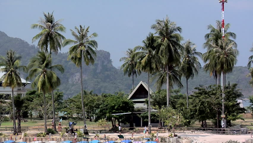 Ao Loh Da Lam Beach