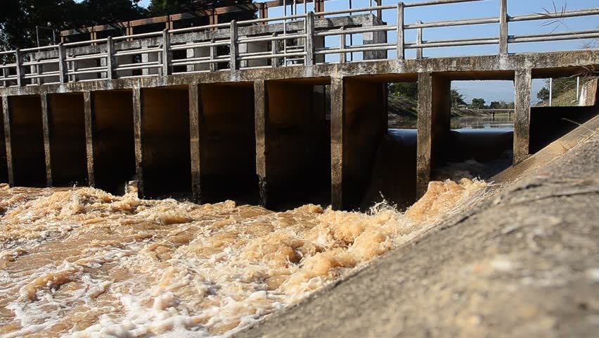 Dam drainage for Flood Detention Reservoirs