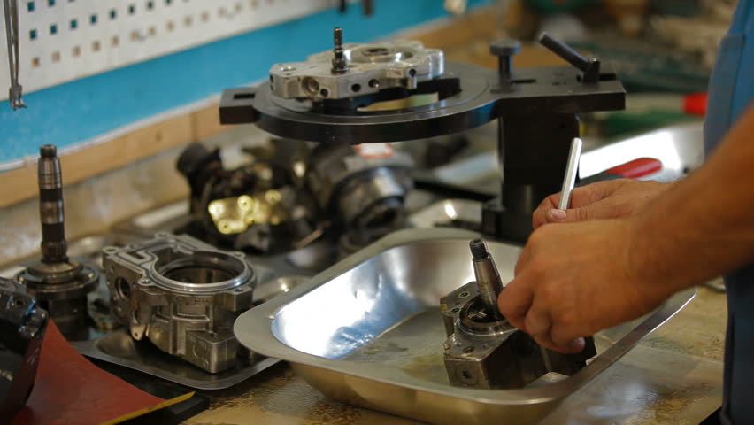 Process of dismantling of fuel pump.