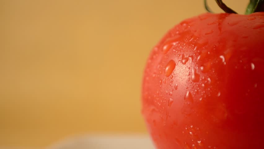 Rotating Tomato - Crane Up