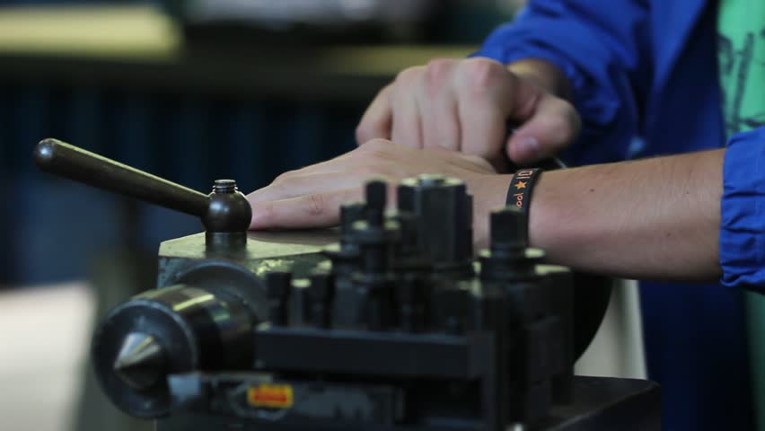 worker on the lathe