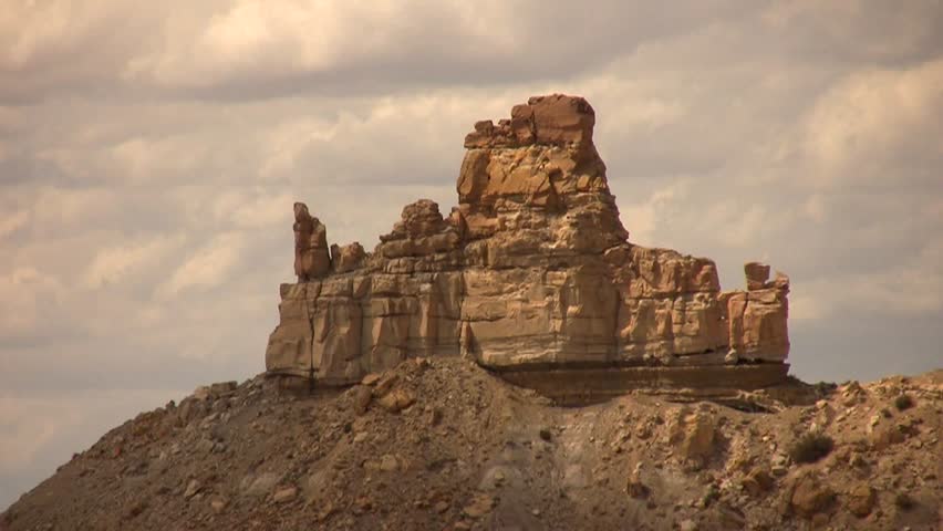 HD zoom out from the scenic landmark Angel Peak in northern New Mexico