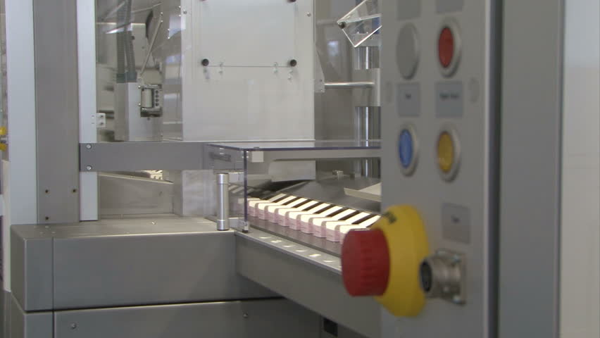 automatic machine makes pharmaceutical packages