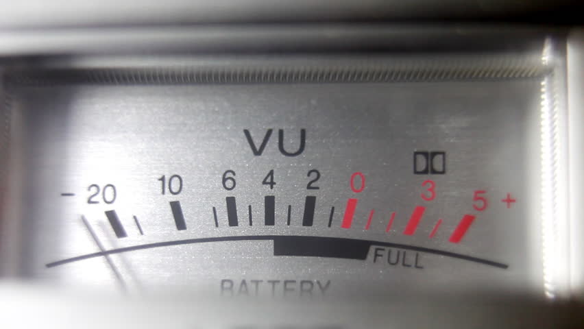 Power and battery levels on old ghetto blaster moving