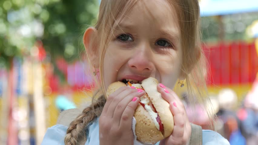 Girl eating girl video — pic 11