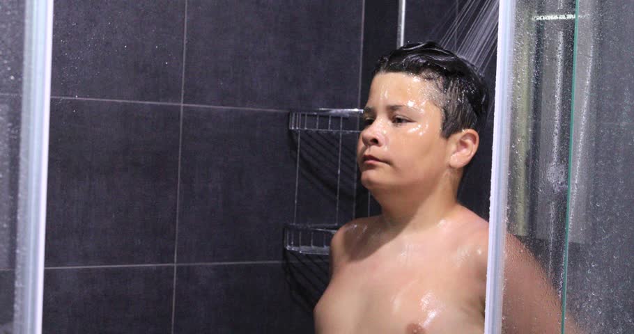teen-skinny-shower-boys