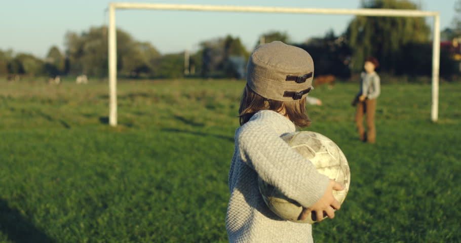 football-player-in-action-portrait image - Free stock photo - Public ...