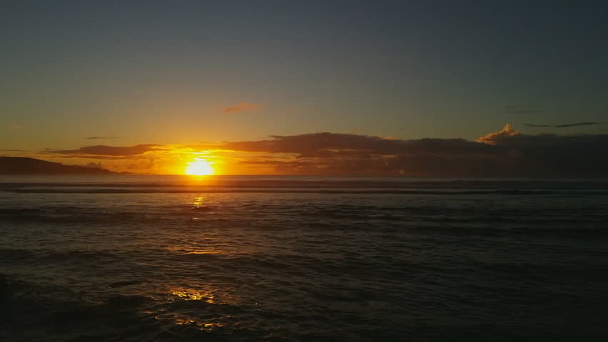 Sunset over the waves of the pacific ocean image - Free stock photo ...