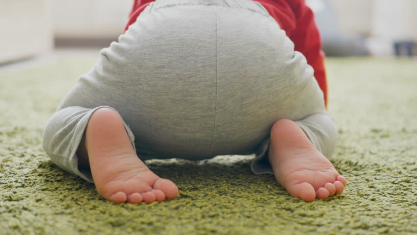 Baby Girl Crawling On Floor Stockvideos Filmmaterial 100