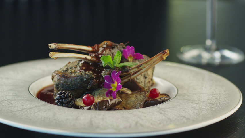 Header of garnish