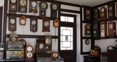 Room Full Of Chinese Made Old Vintages Clocks And Radios Lvchun China 21 10 19