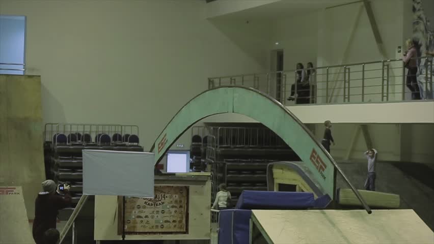 Header of head roll