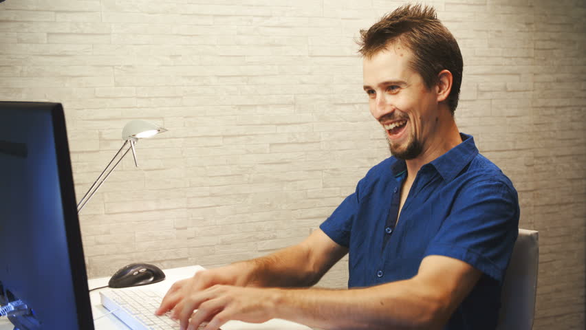 Person Speed Typing On Computer Videos De Stock 100 Libres