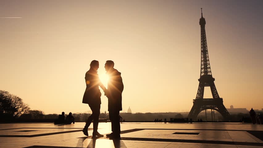 Картинки по запросу silhouette of paris with man and woman