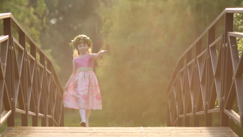 Rezultat slika za Bridge and little girl